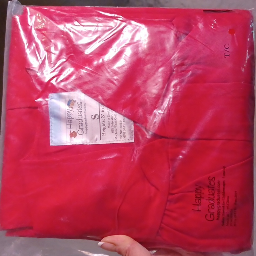 New Happy Graduates red Graduation gown size S